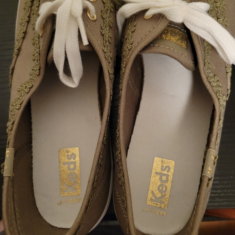 Keds - Picture 2 of 5